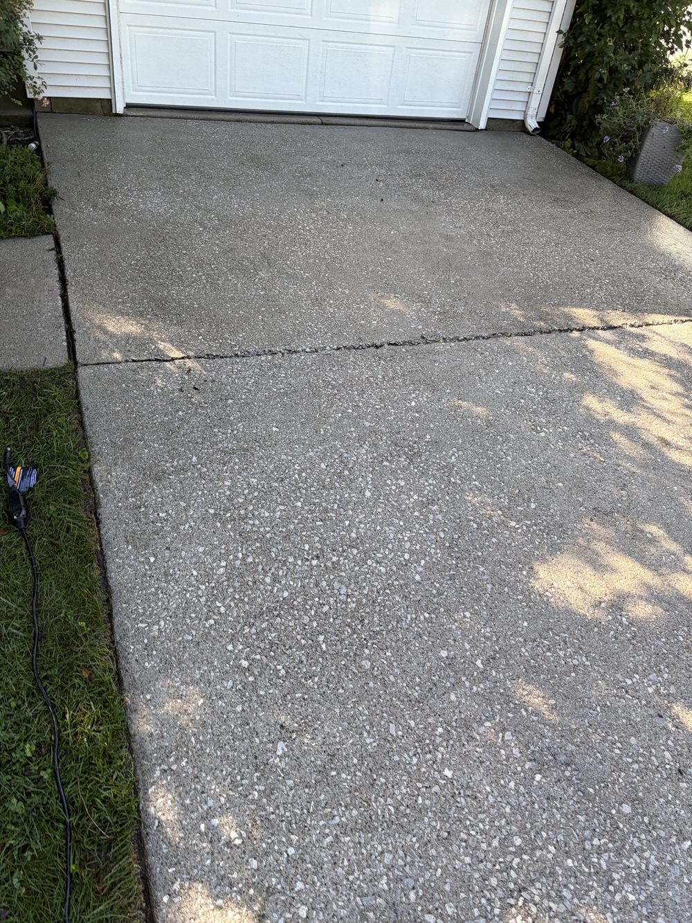 Toledo driveway after DW Wash pressure washing